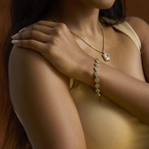 Daler Heart Necklaces On Models Lifestyle 2